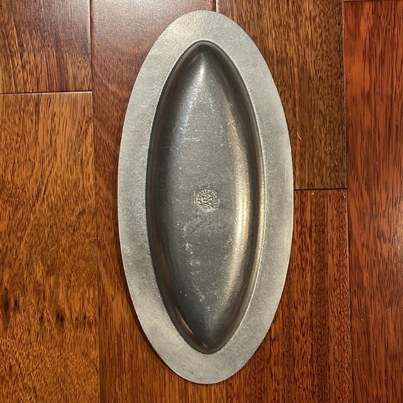 Wilton Armetale® Artesian Road Larger (14")  Oval Divided Server - Picture 2 of 11